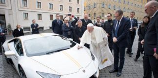 Lamborghini offre une Huracan au Pape