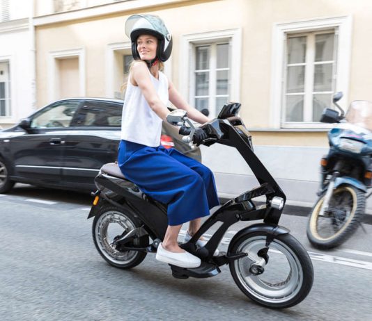 UJET : le nouveau scooter électrique pliant