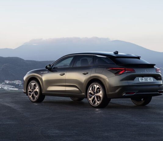 C5X Hybride rechargeable : nouvelle suspension Active Citroën Advanced Comfort